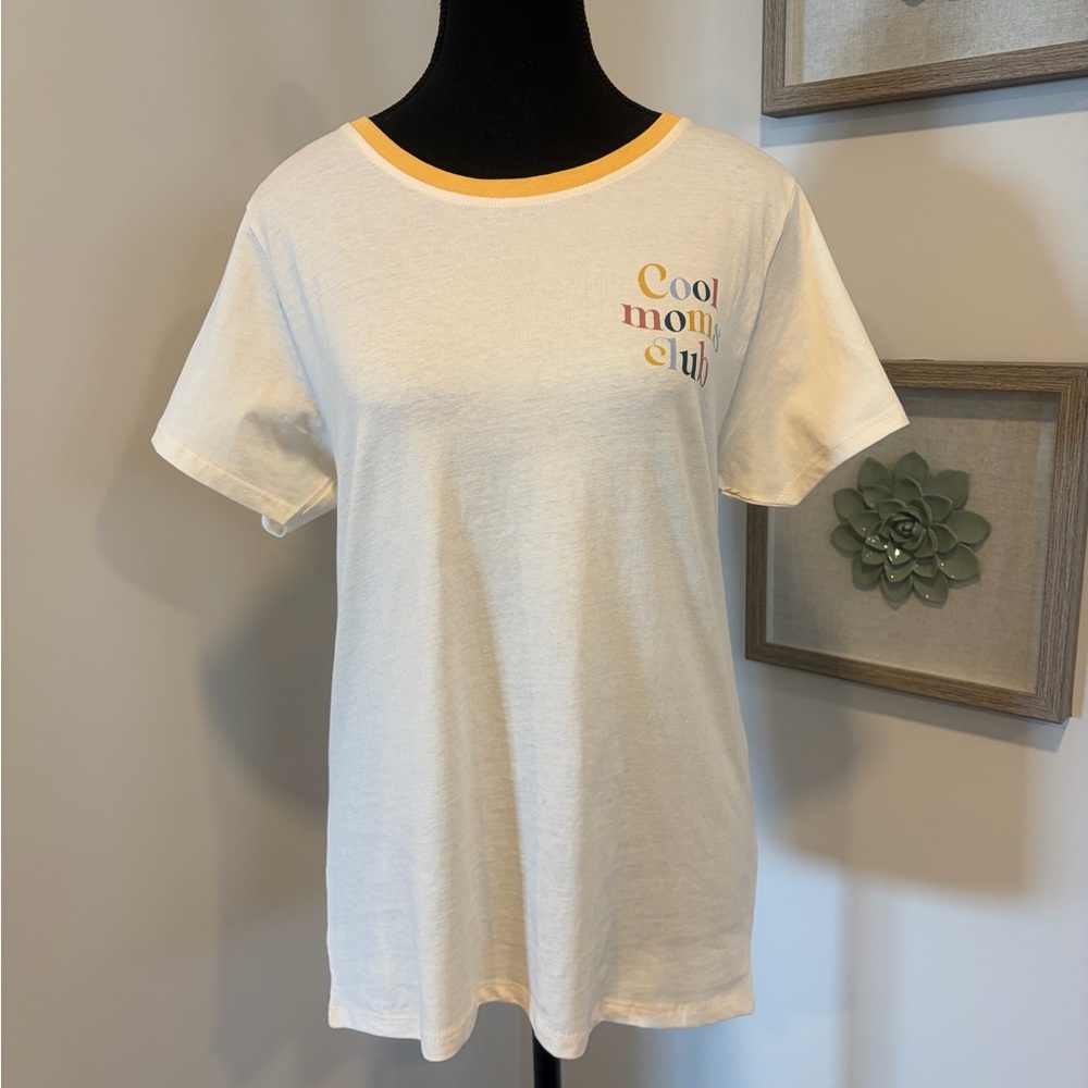 ‘Cool Moms Club’ Graphic Butter Yellow Short Sleeve Cotton Tee NWT!